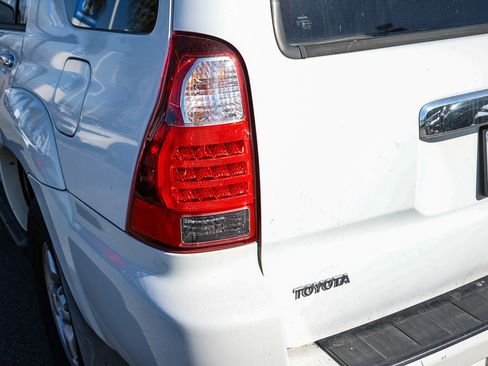 Used 2007 Toyota 4Runner SR5 image 8