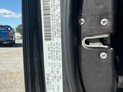 Used 2019 RAM 2500 Tradesman w/ Chrome Appearance Group AWD/4WD image 11