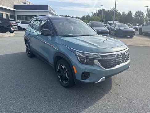 Certified 2025 Kia Seltos S FWD image 3