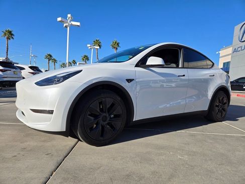 Used 2024 Tesla Model Y Long Range image 2