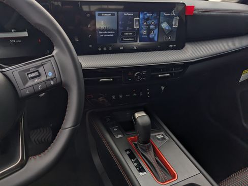 New 2026 Nissan Kicks SR FWD image 10