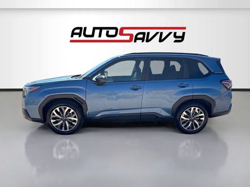 Used 2025 Subaru Forester Touring AWD/4WD image 4