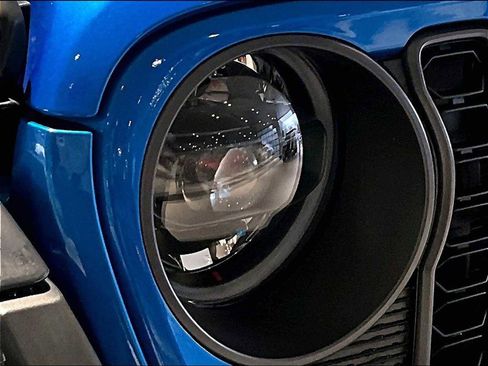 Used 2024 Jeep Wrangler Rubicon w/ Technology Group image 15