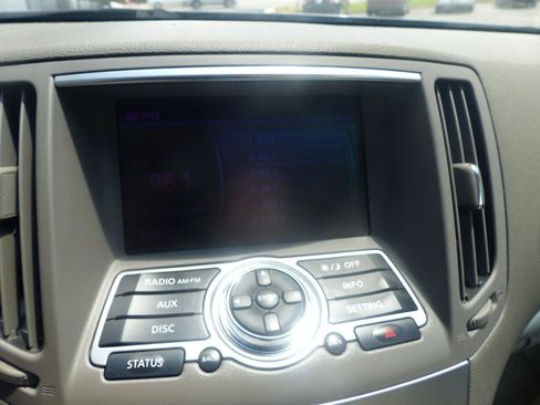 Used 2011 INFINITI G25 Journey RWD image 21