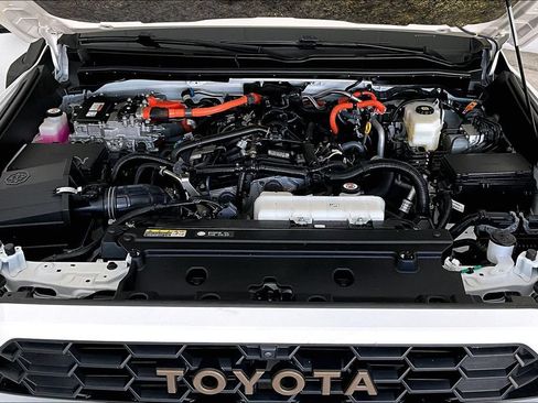 Used 2025 Toyota 4Runner Trailhunter AWD/4WD image 11
