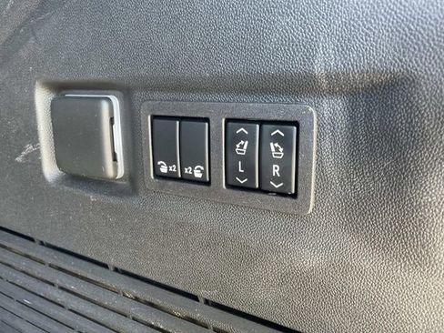 Used 2023 GMC Yukon Denali w/ Max Trailering Package AWD/4WD image 9