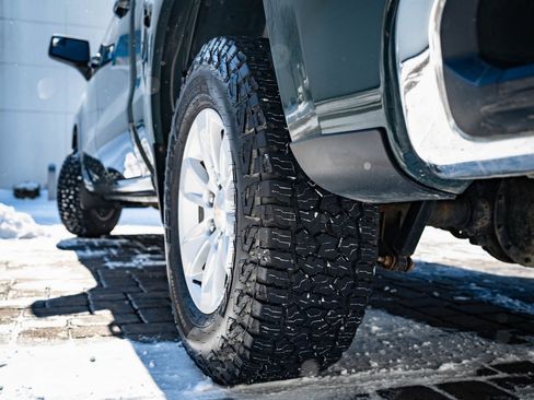 Used 2025 Chevrolet Silverado 1500 LT image 42