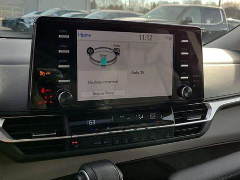 Used 2024 Toyota Sienna XLE image 26