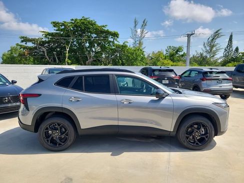 New 2026 Chevrolet Trax LT w/ Midnight Edition FWD image 6