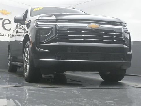 Used 2025 Chevrolet Suburban LT w/ Comfort Package image 3