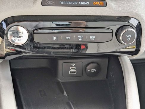 Certified 2026 Ford Escape SE w/ PHEV Premium Package FWD image 25