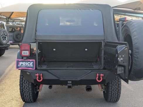 Used 2017 Jeep Wrangler Rubicon image 6