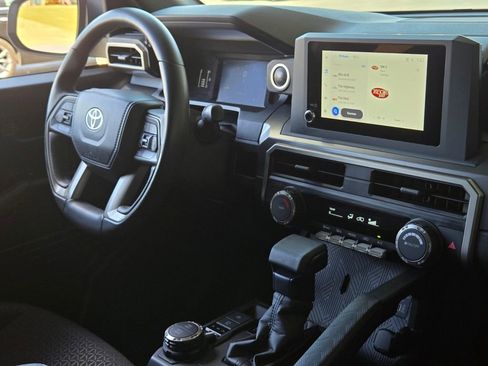 Used 2025 Toyota 4Runner SR5 AWD/4WD image 22