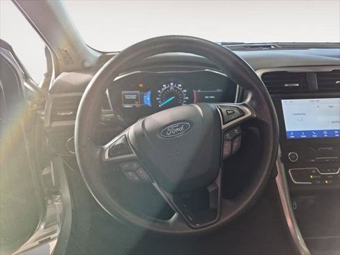 Used 2020 Ford Fusion SE image 12