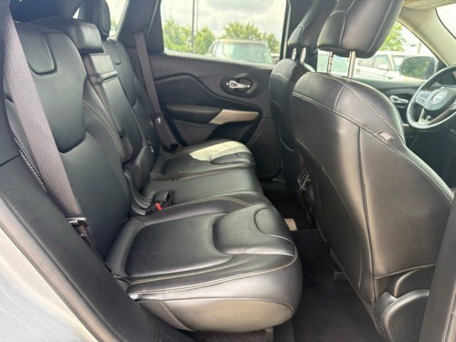 Used 2017 Jeep Cherokee Latitude w/ True North Edition AWD/4WD image 24