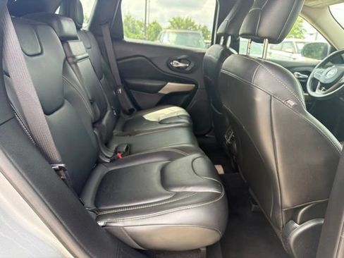 Used 2017 Jeep Cherokee Latitude w/ True North Edition AWD/4WD image 24
