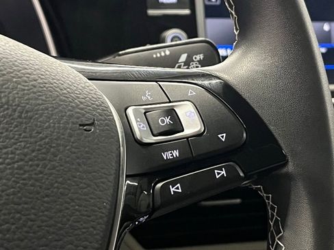 Used 2021 Volkswagen Jetta SE w/ SE Cold Weather Package image 23