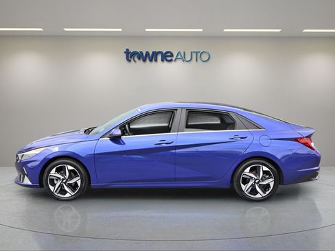 Used 2023 Hyundai Elantra Limited FWD image 2
