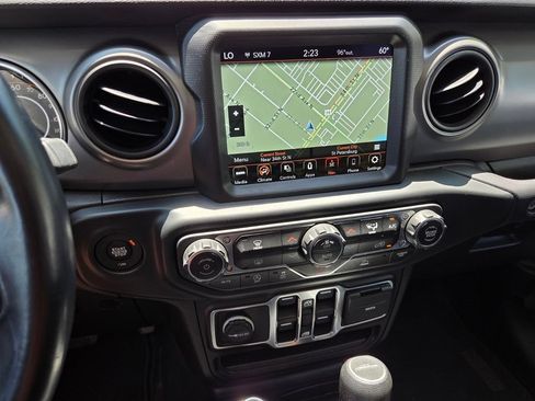 Used 2021 Jeep Gladiator Overland AWD/4WD image 24