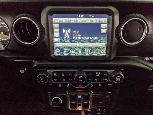 Used 2022 Jeep Gladiator Overland w/ Popular Equipment Package image 9