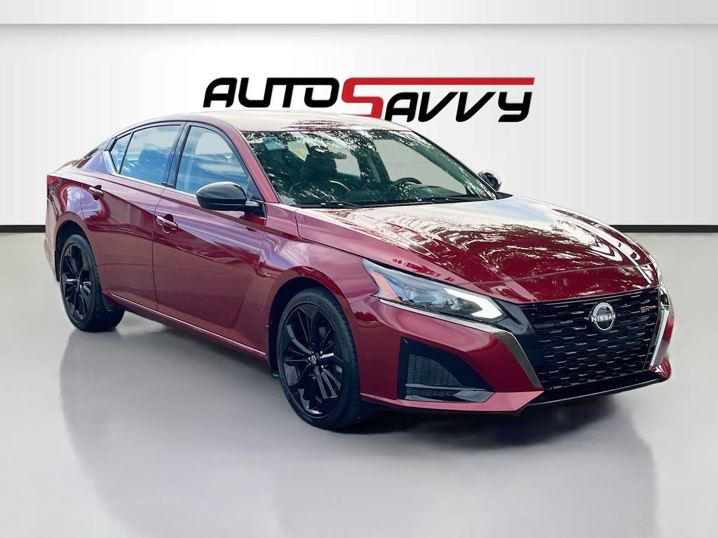Used 2023 Nissan Altima 2.5 SR AWD/4WD image 1