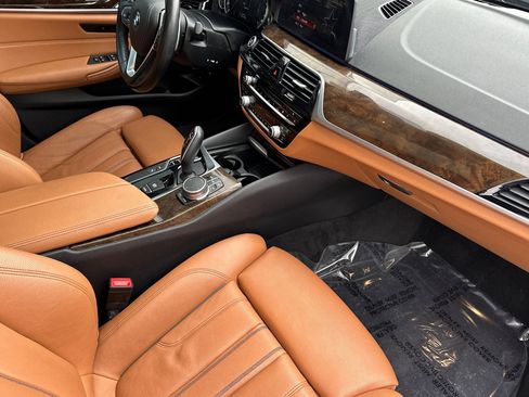 Used 2018 BMW 530e image 17