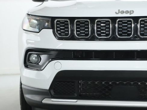 Used 2025 Jeep Compass Limited AWD/4WD image 6