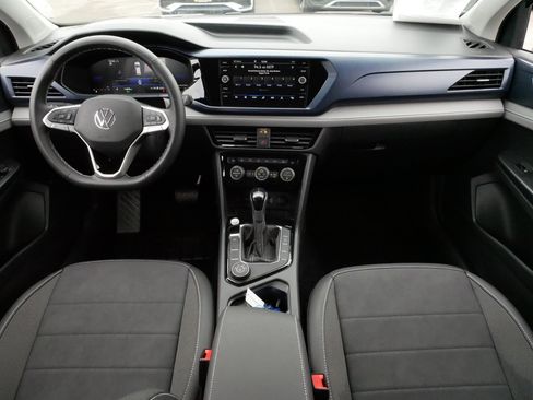 Used 2024 Volkswagen Taos SE image 10