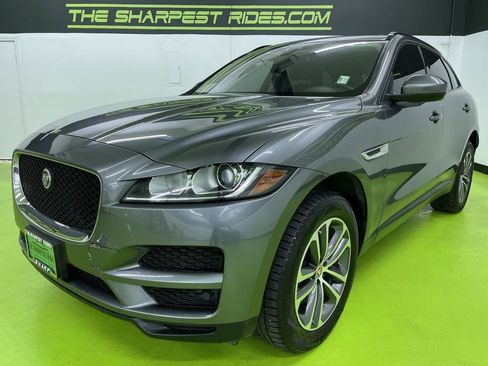 Used 2017 Jaguar F-PACE Premium image 5
