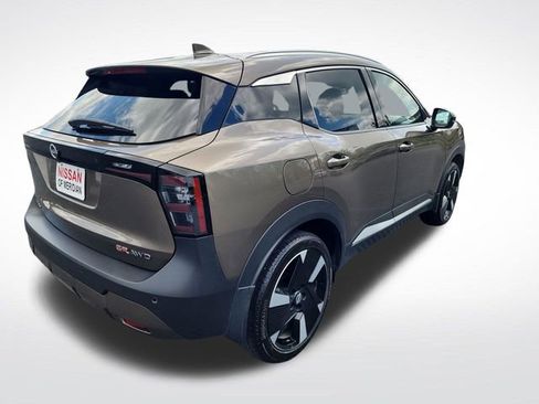 Used 2025 Nissan Kicks SR image 5