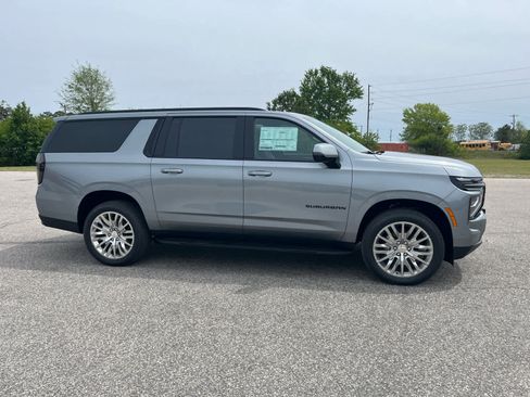New 2026 Chevrolet Suburban RST image 7