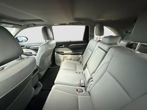 Used 2018 Toyota Highlander Limited image 10