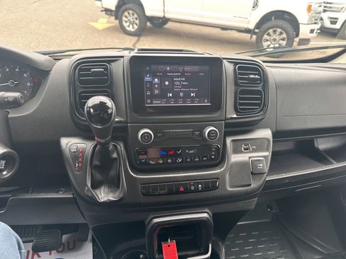 Used 2023 RAM ProMaster 2500 FWD image 11