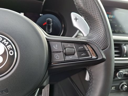 Used 2024 Alfa Romeo Stelvio Veloce image 22