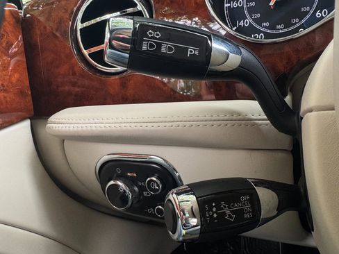 Used 2013 Bentley Mulsanne w/ Rear Entertainment Pkg image 85