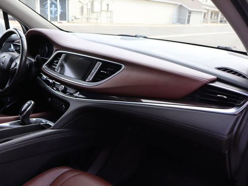 Used 2019 Buick Enclave Avenir w/ Avenir Technology Package image 17