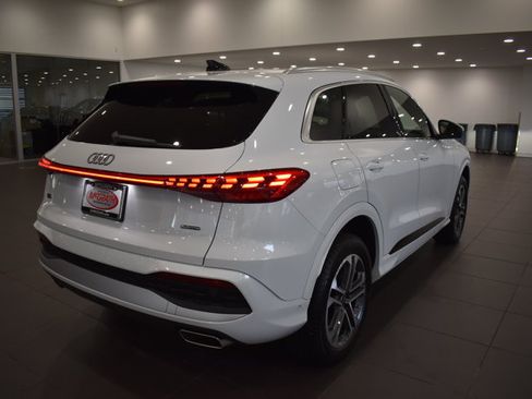 Used 2025 Audi Q5 Premium w/ Convenience Package AWD/4WD image 7