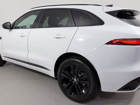 Used 2025 Jaguar F-PACE R-Dynamic S image 29