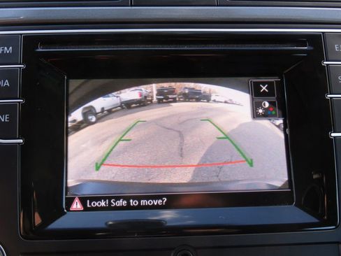 Used 2016 Volkswagen Tiguan S image 24