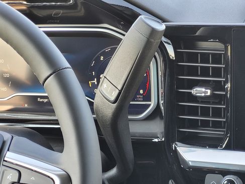 New 2025 Chevrolet Silverado 2500 LT w/ Z71 Chrome Sport Edition image 17