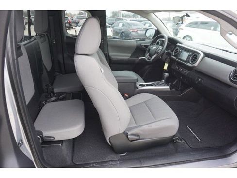 Certified 2016 Toyota Tacoma SR5 image 16