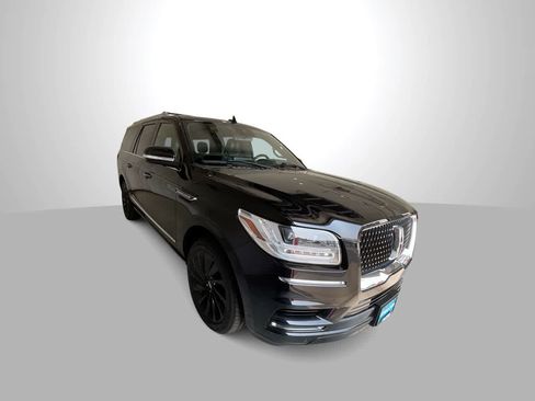Used 2020 Lincoln Navigator L Reserve w/ Equipment Group 208A Reserve AWD/4WD image 2