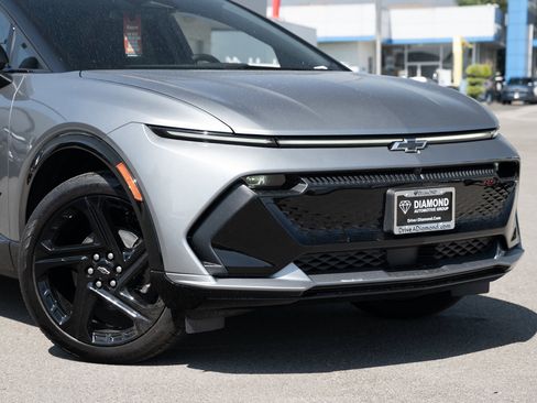 New 2026 Chevrolet Equinox EV RS image 9