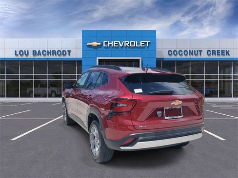 Used 2024 Chevrolet Trax LT image 31