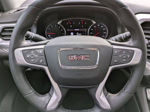 Certified 2023 GMC Acadia SLT w/ Preferred Package image 16