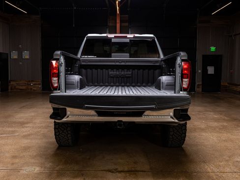 Used 2024 GMC Sierra 1500 SLE w/ Preferred Package image 9