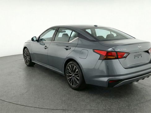 Used 2025 Nissan Altima 2.5 SV FWD image 6