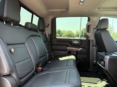 Used 2021 GMC Sierra 3500 Denali w/ Denali Black Diamond Edition AWD/4WD image 10