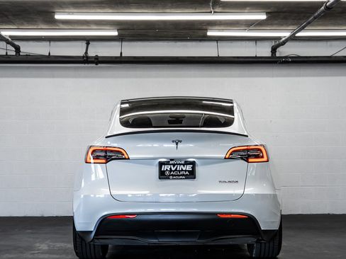 Used 2023 Tesla Model Y Performance AWD/4WD image 4