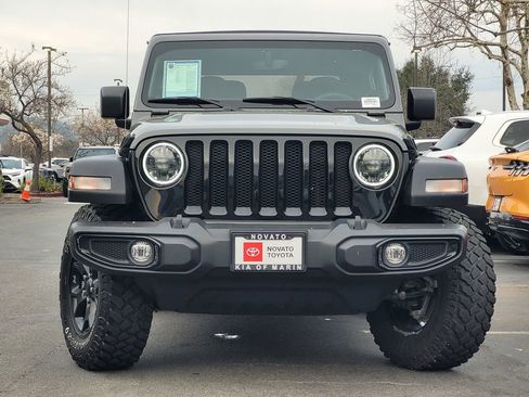 Used 2023 Jeep Wrangler Willys image 2